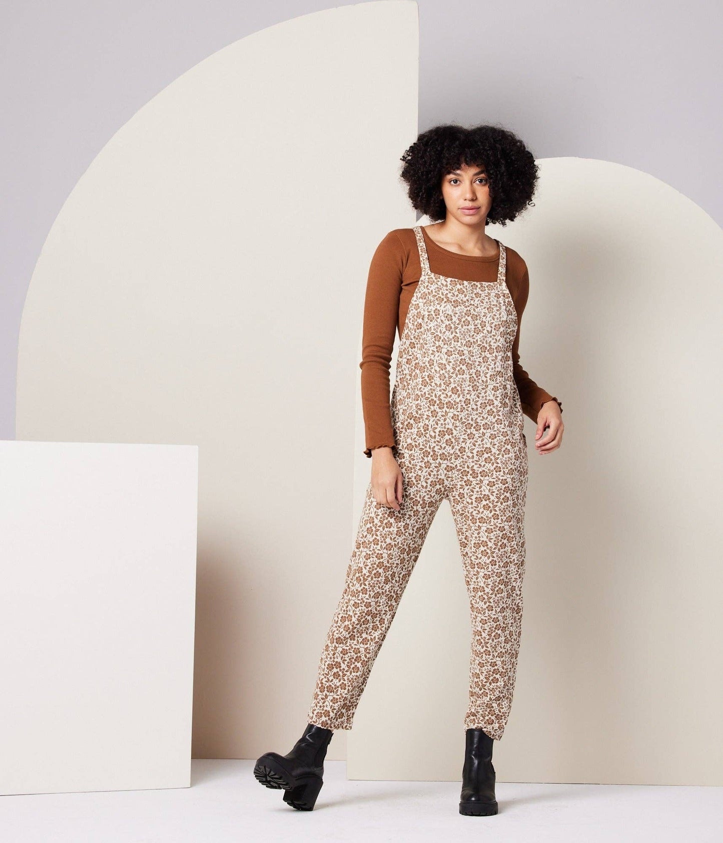 Rhythm Adjustable Overall: Retro Floral / M