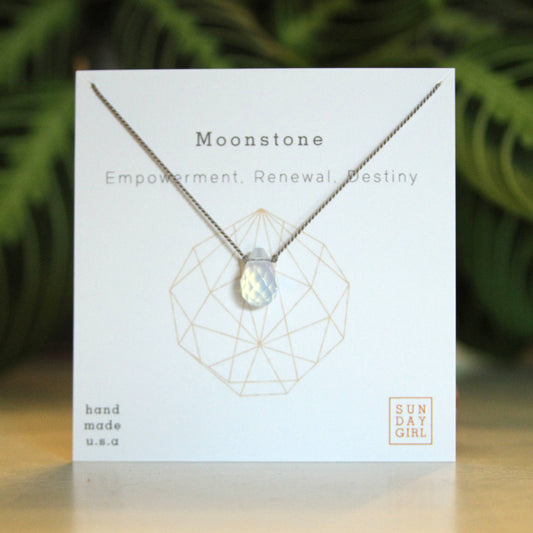 Sunday Girl - Healing Crystals and Stones Necklace in Moonstone