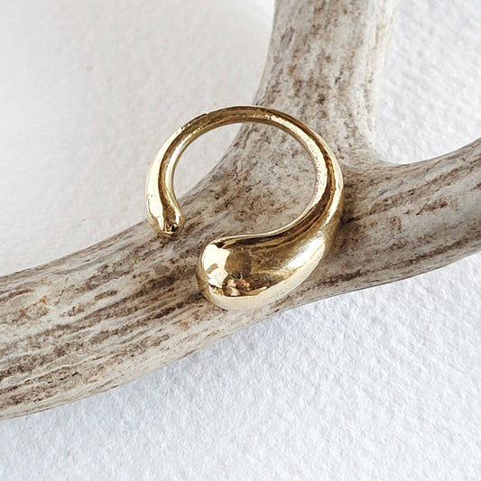 Bisjoux - Brass ring molten orb