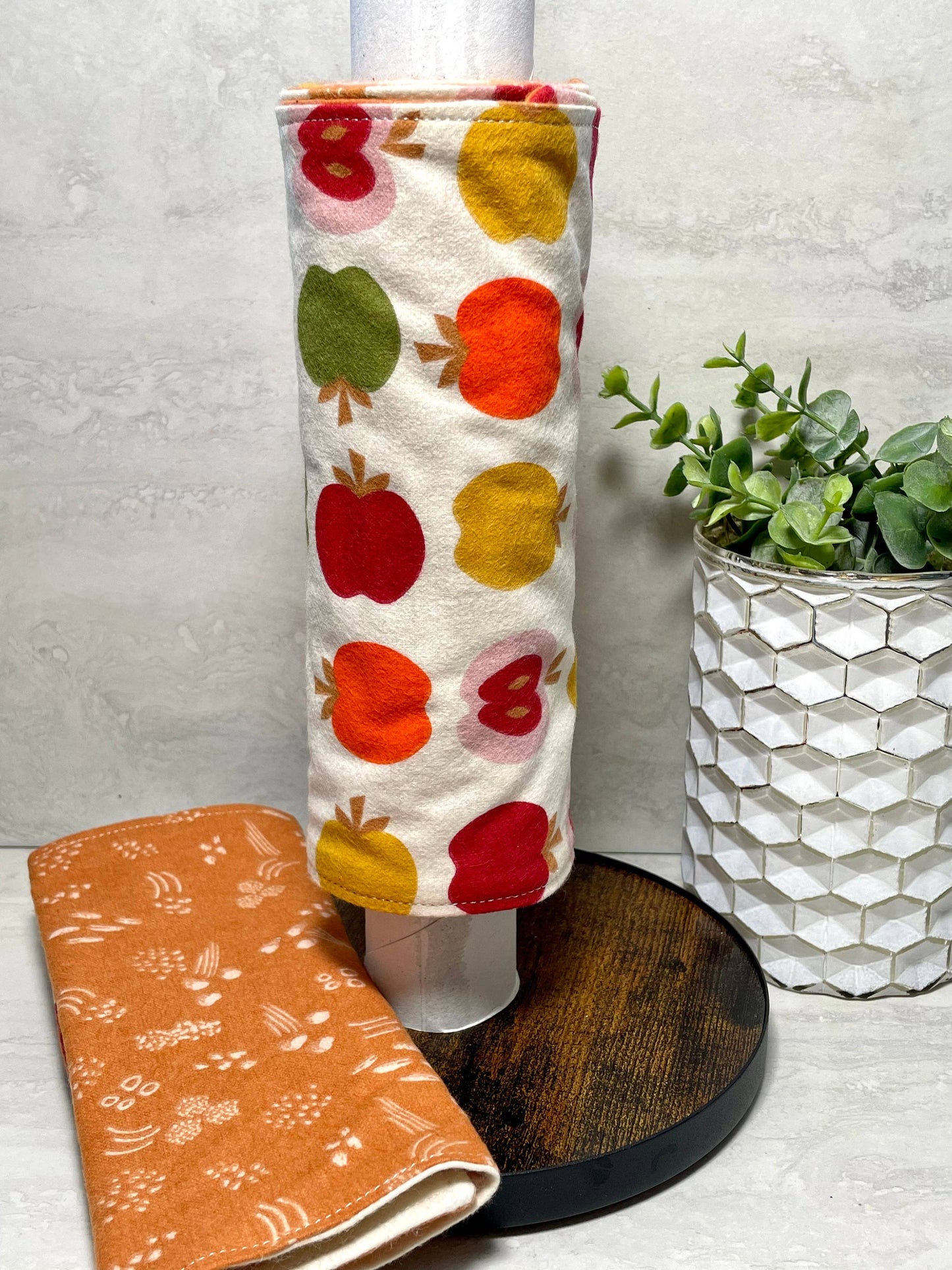 Bauble Bee Co. Reusable Paper Towels - Apple of my Eye